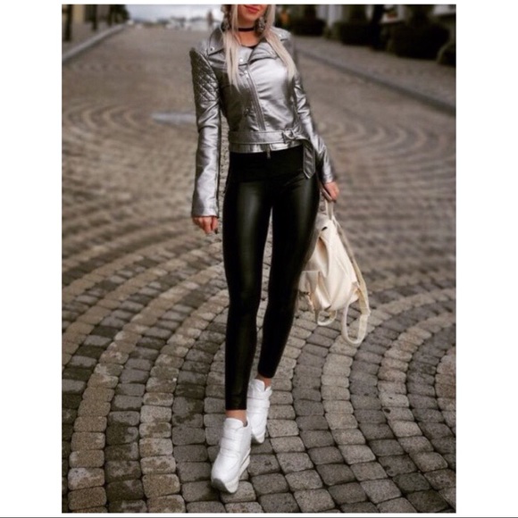 ✨NEW ✨Faux Leather Matte Leggings Long - Picture 7 of 7